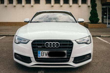 Audi S5 destinat vânzării. Servicii foto pentru anunțuri auto, dealeri și proprietari particulari.