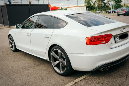 Audi S5 destinat vânzării. Servicii foto pentru anunțuri auto, dealeri și proprietari particulari.