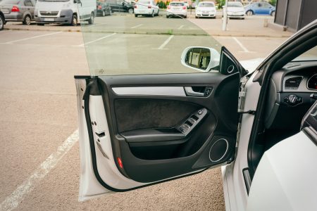Audi S5 destinat vânzării. Servicii foto pentru anunțuri auto, dealeri și proprietari particulari.
