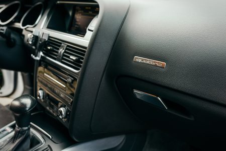 Audi S5 destinat vânzării. Servicii foto pentru anunțuri auto, dealeri și proprietari particulari.