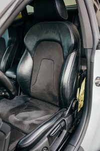 Audi S5 destinat vânzării. Servicii foto pentru anunțuri auto, dealeri și proprietari particulari.