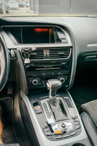 Audi S5 destinat vânzării. Servicii foto pentru anunțuri auto, dealeri și proprietari particulari.