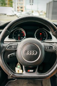 Audi S5 destinat vânzării. Servicii foto pentru anunțuri auto, dealeri și proprietari particulari.
