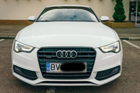 Audi S5 destinat vânzării. Servicii foto pentru anunțuri auto, dealeri și proprietari particulari.